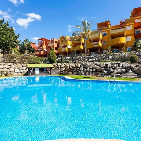 Apartment Comfortable With Pool In Pass The Keys