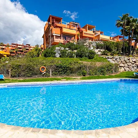 Comfortable With Pool In Pass The Keys Apartment
