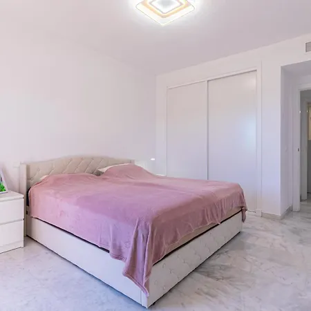 Comfortable With Pool In Pass The Keys Marbella